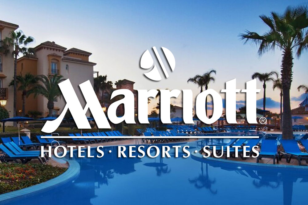 Owner Upkeep firma el contrato de jardinería de Marriott´s