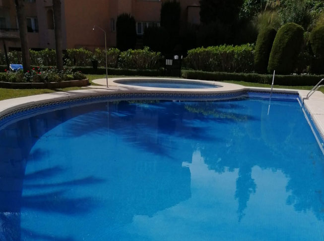 Cómo preparar la piscina de tu comunidad para el verano